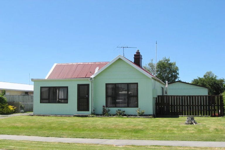Photo of property in 18 Willock Street, Kaiapoi, 7630