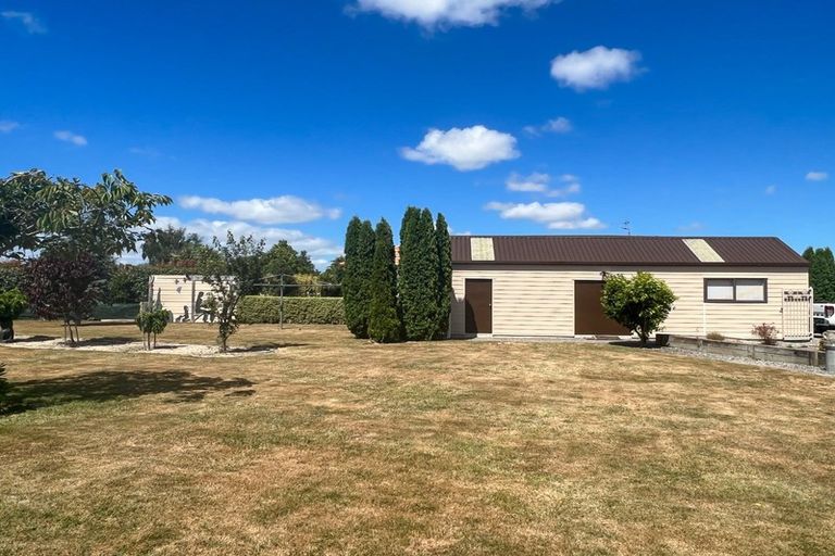 Photo of property in 8 Daffodil Grove, Carterton, 5713