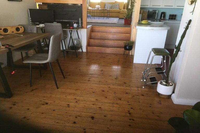 Photo of property in 39 Hiwi Crescent, Titahi Bay, Porirua, 5022