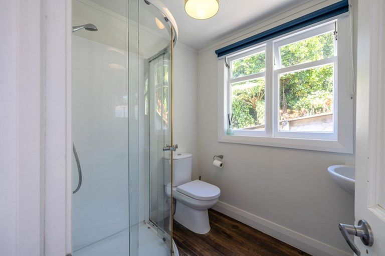 Photo of property in 70 Queens Drive, Oneroa, Waiheke Island, 1081