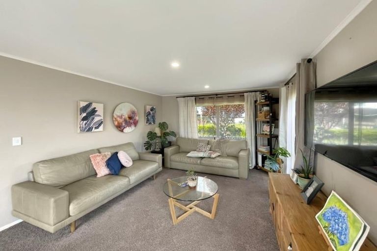 Photo of property in 5 Ruske Place, Grandview Heights, Hamilton, 3200