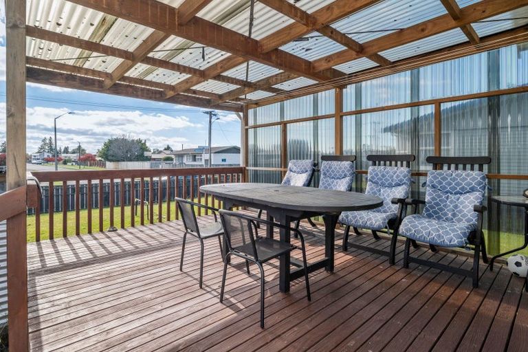 Photo of property in 20 Fenruss Street, Fairy Springs, Rotorua, 3015