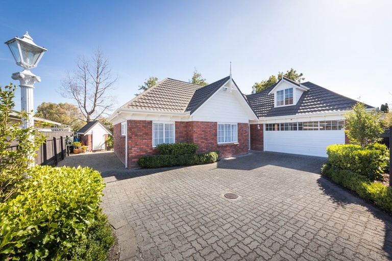 Photo of property in 6 Nicolas Lane, West End, Palmerston North, 4410