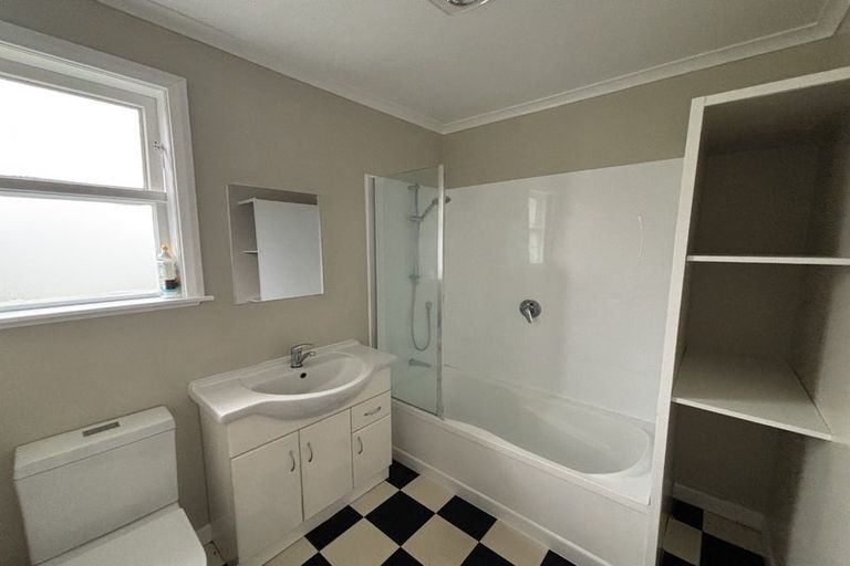 Photo of property in 124 Hewer Crescent, Naenae, Lower Hutt, 5011