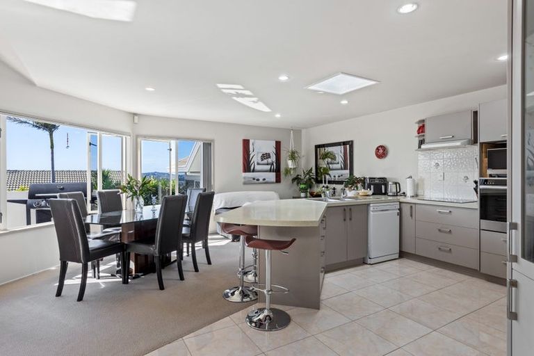 Photo of property in 26 Savoy Road, Orewa, 0931