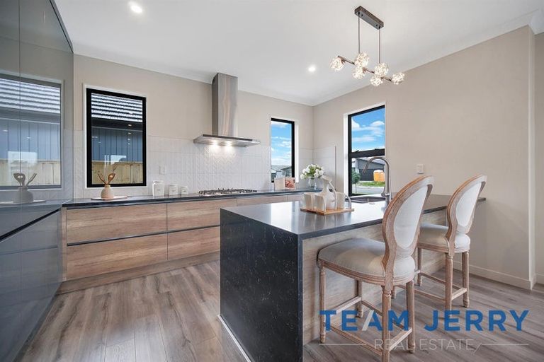 Photo of property in 4 Gertrude Cole Road, Clarks Beach, 2122