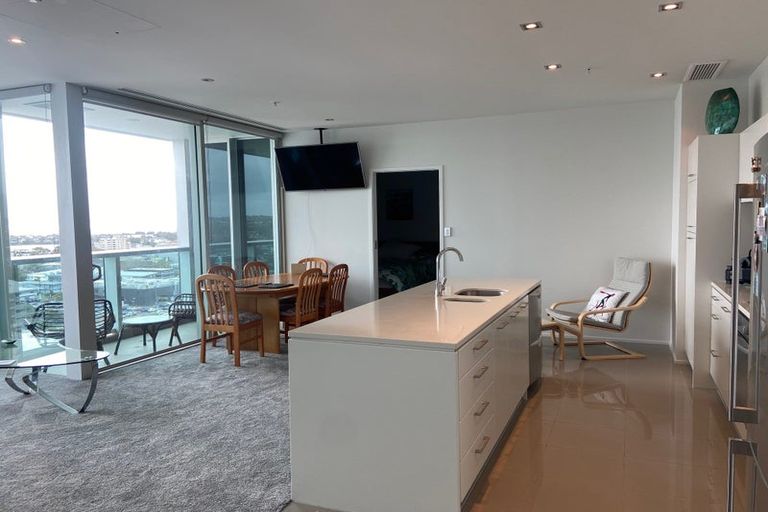 Photo of property in Sentinel Apartments, 1405/3 Northcroft Street, Takapuna, Auckland, 0622