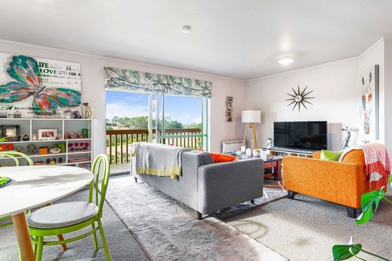 Photo of property in 1/199 Birdwood Road, Massey, Auckland, 0614