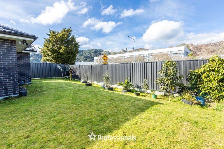 Photo of property in 33 Cynisca Crescent, Wallaceville, Upper Hutt, 5018