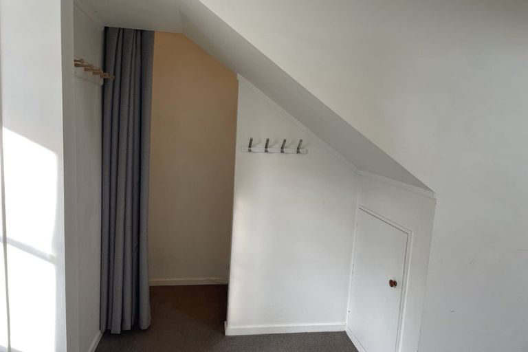 Photo of property in 18 Porritt Avenue, Mount Victoria, Wellington, 6011