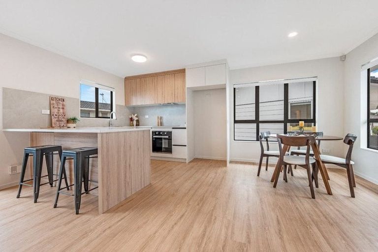 Photo of property in 11 Murillo Place, Henderson, Auckland, 0612