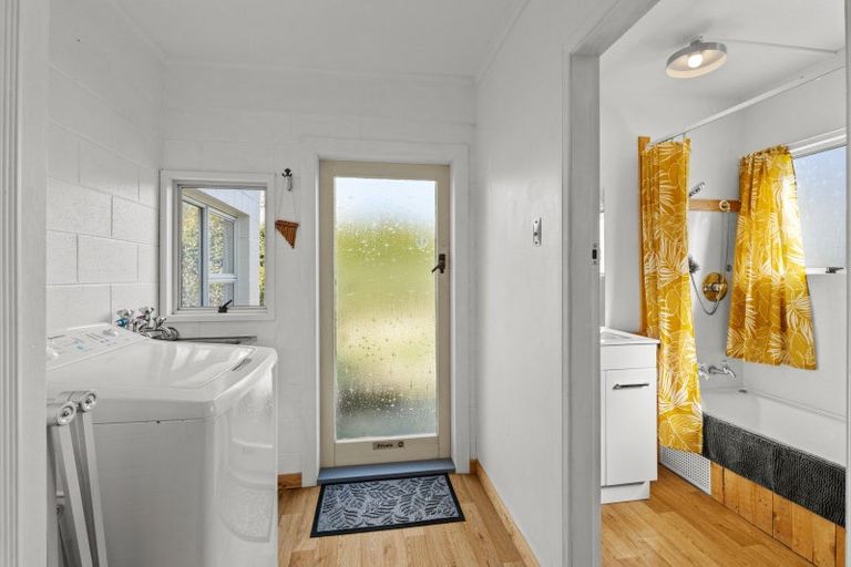 Photo of property in 5 Price Street, Westown, New Plymouth, 4310