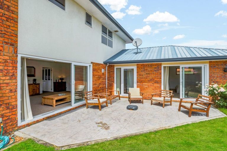 Photo of property in 19 Courtfield Close, Parklands, Christchurch, 8083