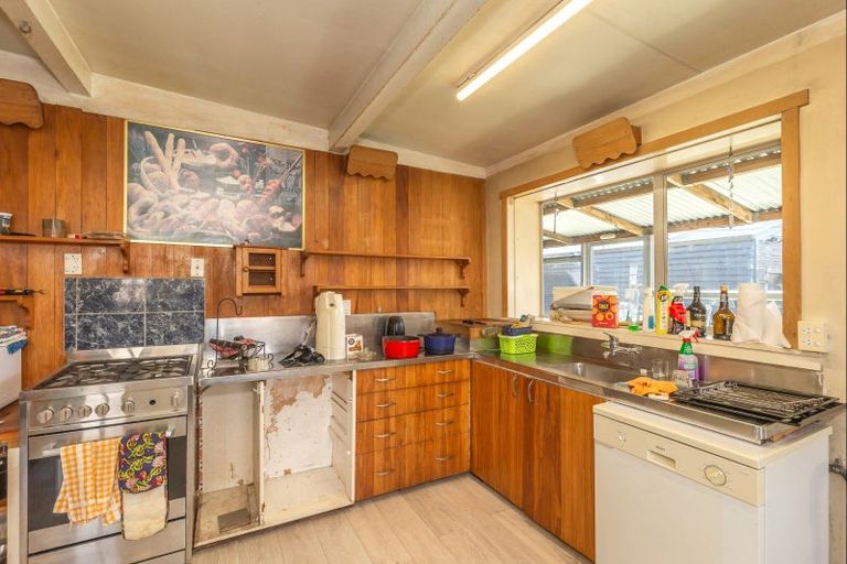 Photo of property in 40 Mako Mako Road, Levin, 5510