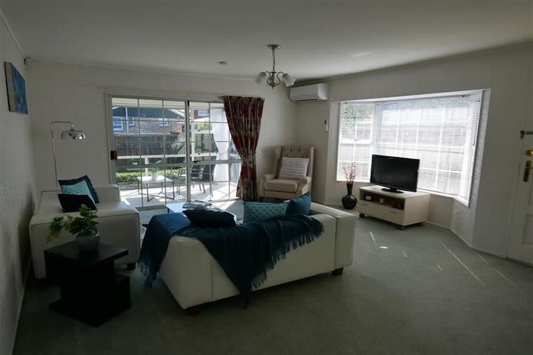 Photo of property in 1/6 Keeney Court, Papakura, 2110