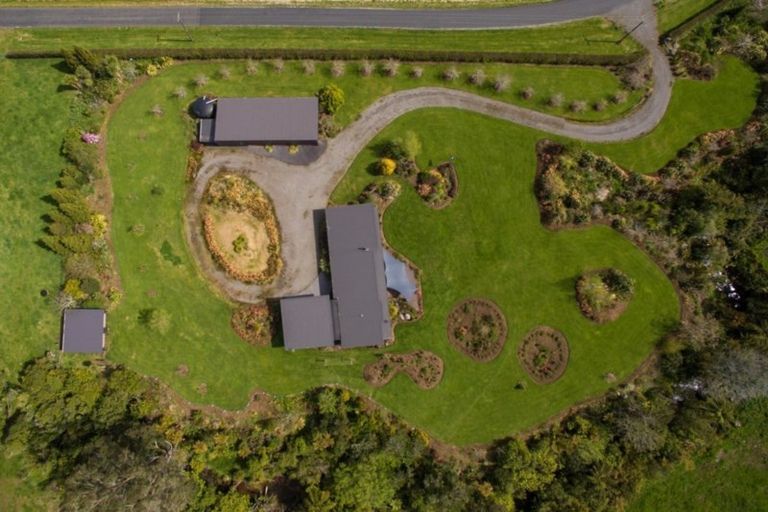 Photo of property in 421 Surrey Road, Tariki, Stratford, 4388