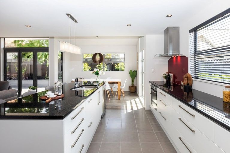 Photo of property in 15a Tomes Road, St Albans, Christchurch, 8052