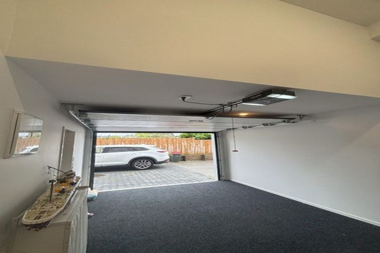 Photo of property in 49e Oaktree Avenue, Browns Bay, Auckland, 0630