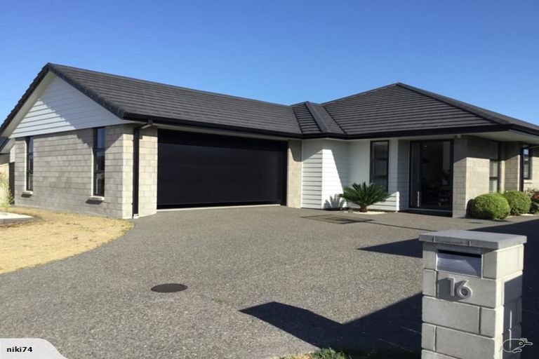 Photo of property in 16 Livingstone Drive, Papamoa Beach, Papamoa, 3118