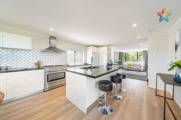 Photo of property in 186 Holborn Drive, Stokes Valley, Lower Hutt, 5019