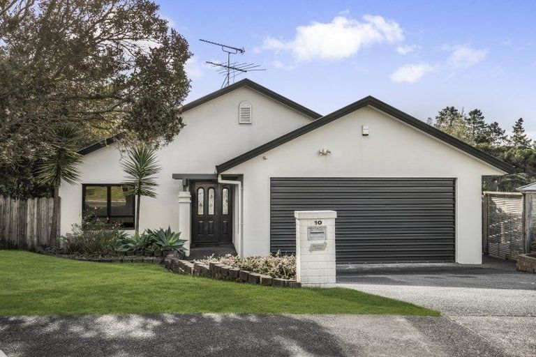 Photo of property in 10 Carnmore Place, Torbay, Auckland, 0630