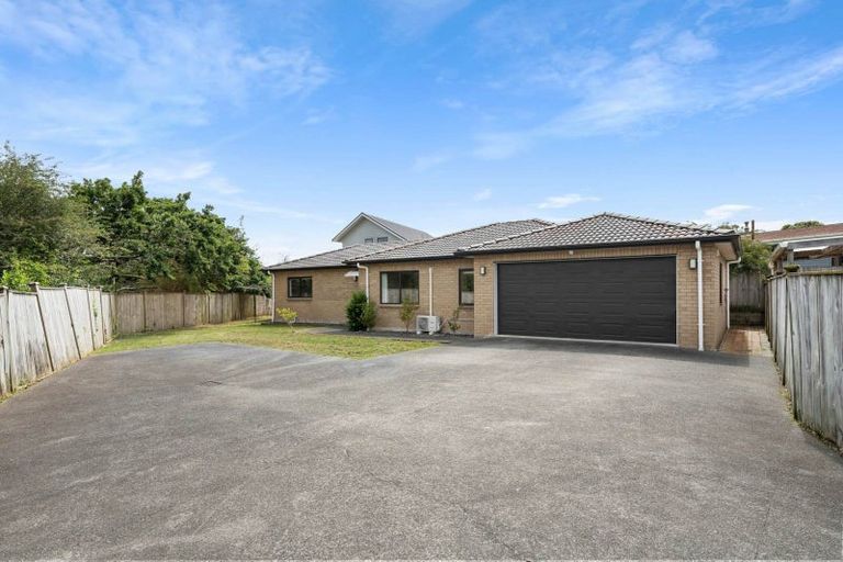 Photo of property in 29b Edgewater Drive, Pakuranga, Auckland, 2010