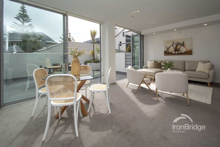 Photo of property in 1/22 Esplanade, Sumner, Christchurch, 8081