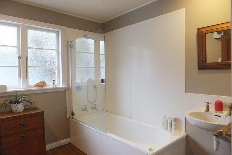 Photo of property in 60 Oxley Avenue, St Albans, Christchurch, 8014