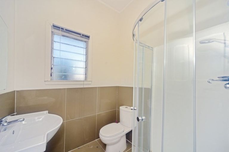 Photo of property in 42 Weraroa Road, Levin, 5510