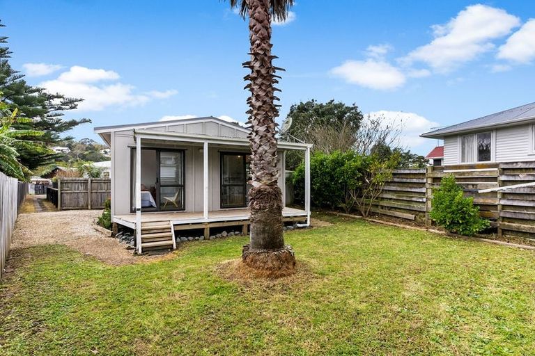Photo of property in 9 Ivy Place, Birkdale, Auckland, 0626