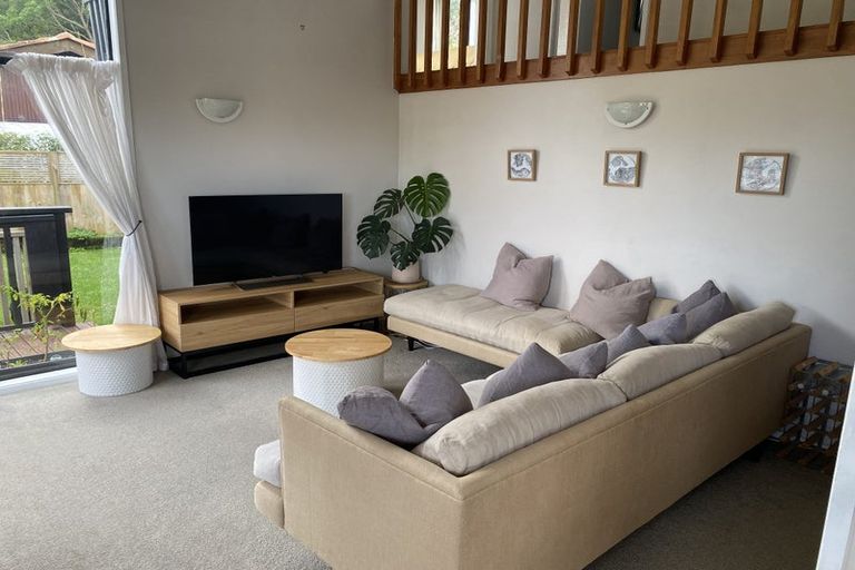 Photo of property in 1/20 Colonial Road, Birkenhead, Auckland, 0626