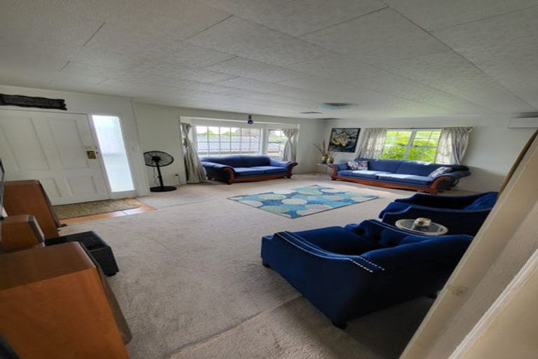 Photo of property in 7 Palmetto Place, Goodwood Heights, Auckland, 2105