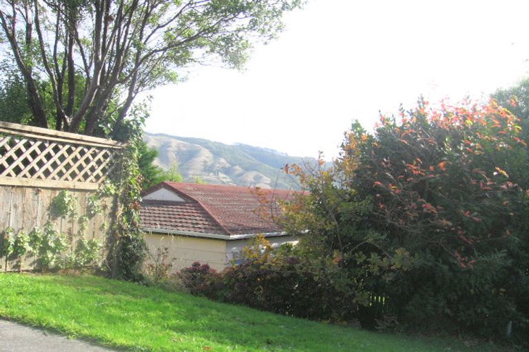 Photo of property in 10 Spruce Grove, Ranui, Porirua, 5024