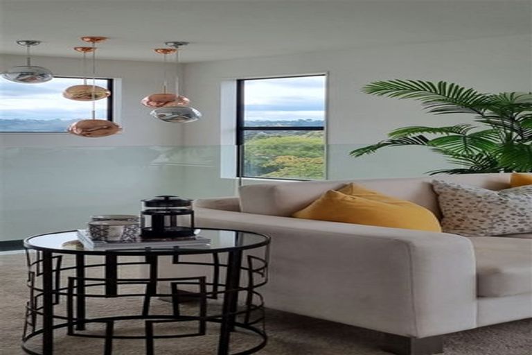 Photo of property in 7/5 Lemon Grove Lane, Greenhithe, Auckland, 0632