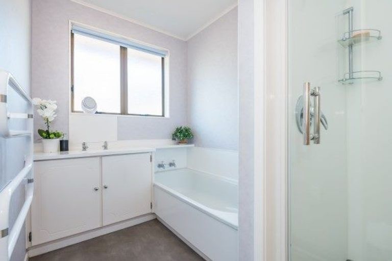 Photo of property in 18 Norton Park Avenue, Fairfield, Lower Hutt, 5011