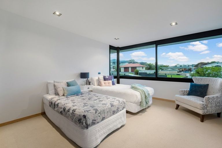 Photo of property in 51 Pacific Parade, Army Bay, Whangaparaoa, 0930