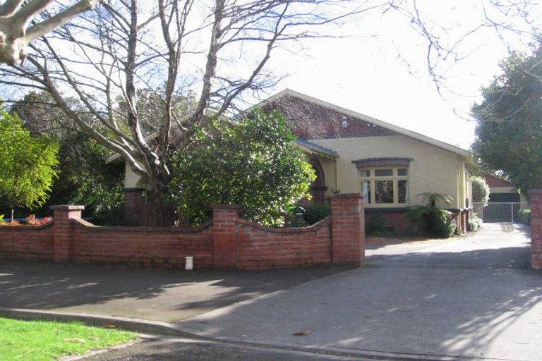 Photo of property in 17 Stanley Avenue, Palmerston North, 4414