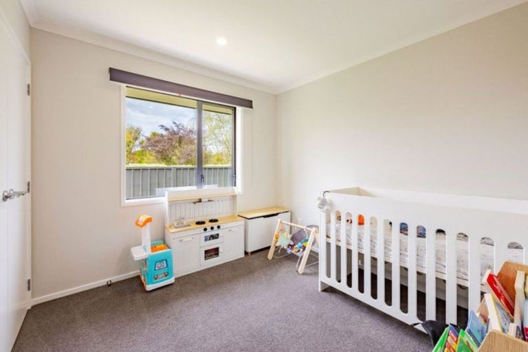 Photo of property in 2 Bibby Street, Waipawa, 4210