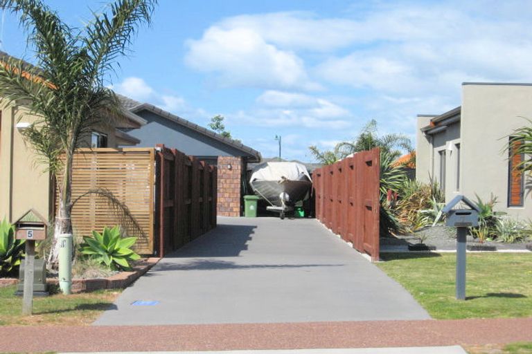 Photo of property in 7 Araroa Place, Papamoa Beach, Papamoa, 3118