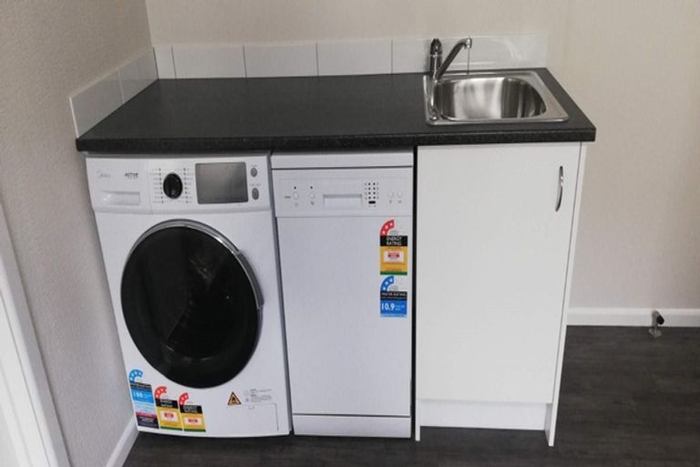 Photo of property in 2/29 Brockworth Place, Riccarton, Christchurch, 8011