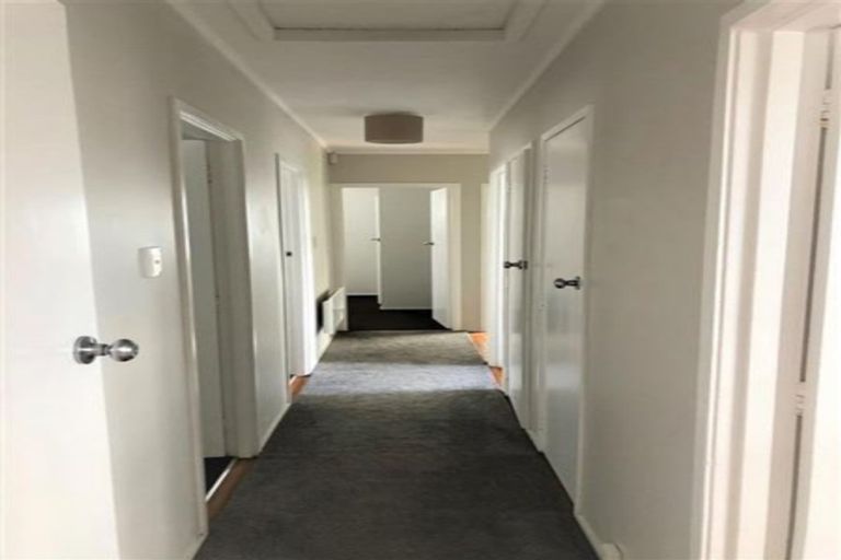 Photo of property in 30 Convair Crescent, Mangere, Auckland, 2022