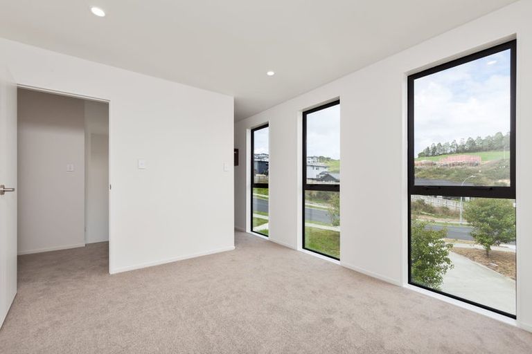 Photo of property in 11a Endurance Rise, Orewa, 0931