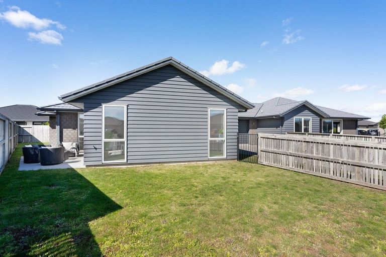 Photo of property in 10 Dunkeld Drive, Papamoa, 3118