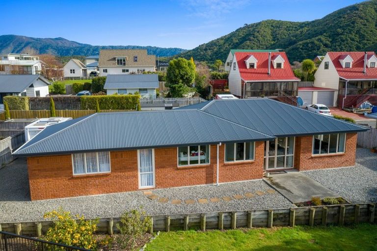Photo of property in 253b Waikawa Road, Waikawa, Picton, 7220
