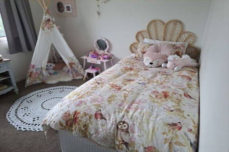 Photo of property in 49 Maylee Crescent, Gulf Harbour, Whangaparaoa, 0930