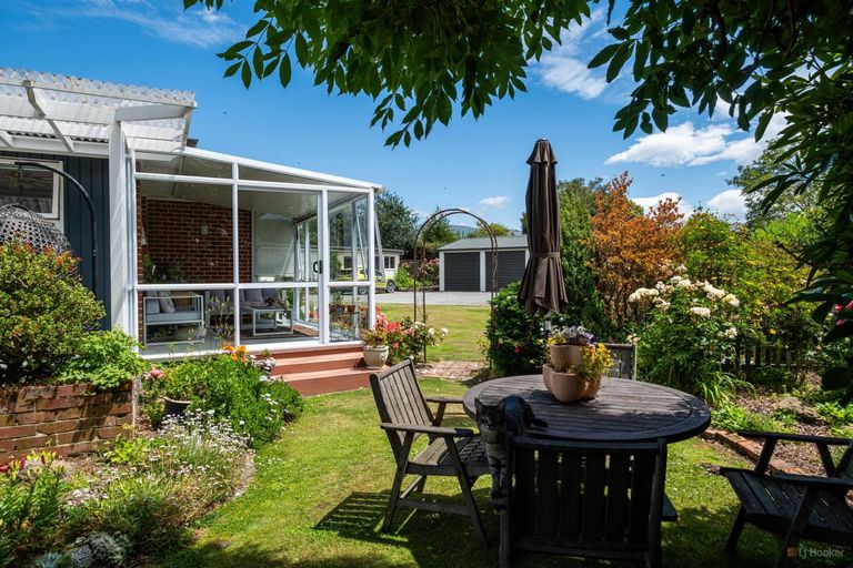 Photo of property in 76 Rhodes Street, Waimate, 7924