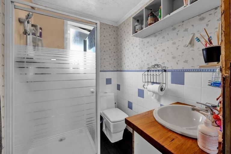 Photo of property in 11 Preston Street, Eltham, 4322