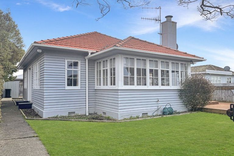 Photo of property in 37 Nuffield Avenue, Marewa, Napier, 4110