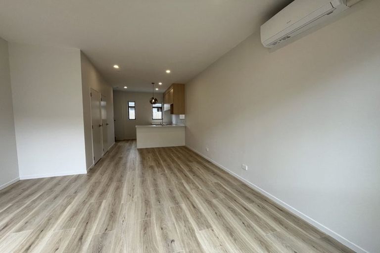 Photo of property in 7 Paetai Lane, Te Atatu Peninsula, Auckland, 0610