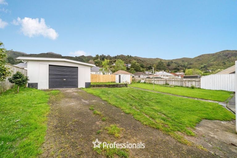 Photo of property in 11 Toomath Street, Naenae, Lower Hutt, 5011